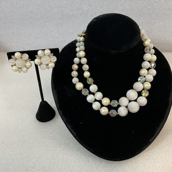 Lisner Vintage Fashion Necklace & Clip On Earring Set GnuFashion - Picture 1 of 16